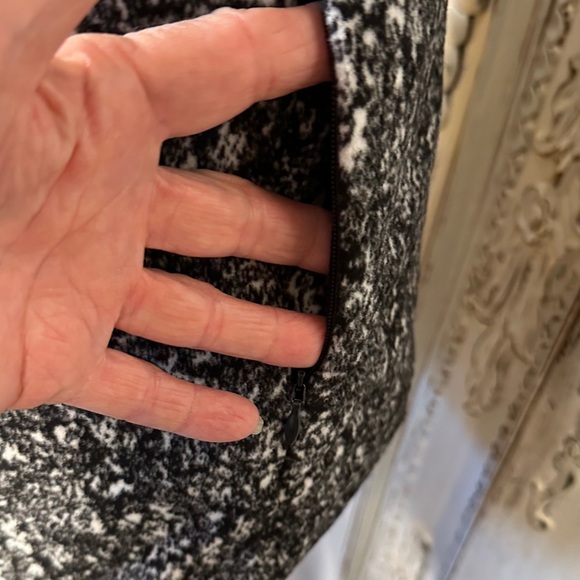 Spyder Active Black and White Women's Workout 1/4 Zip Jacket - Picture 9 of 12